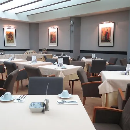 Hotell Virgen De Reyes Sevilla