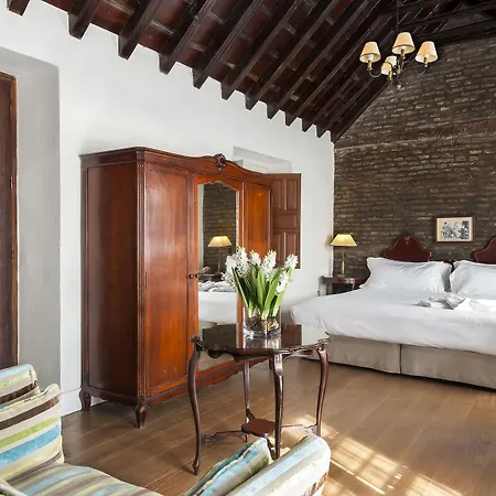 Amadeus Hotel 4*