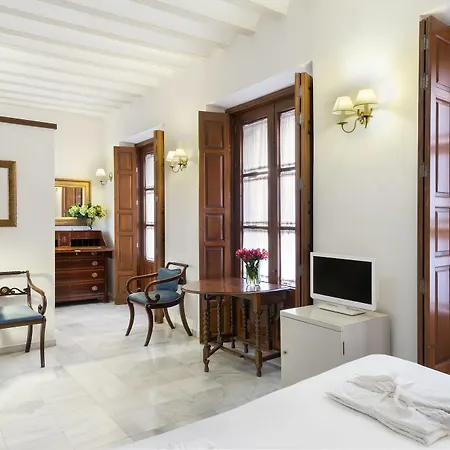 Hotel Amadeus 4*