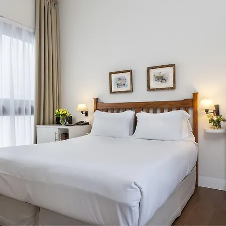 Amadeus 4* Sevilla