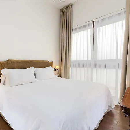 Amadeus Hotel