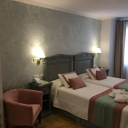 Hotel Adriano Boutique 3*
