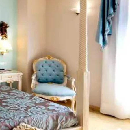 Adriano Boutique Seville