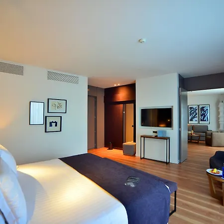 Barcelo Renacimiento Hotel 5*