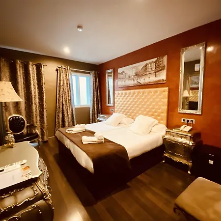 Palace 3*