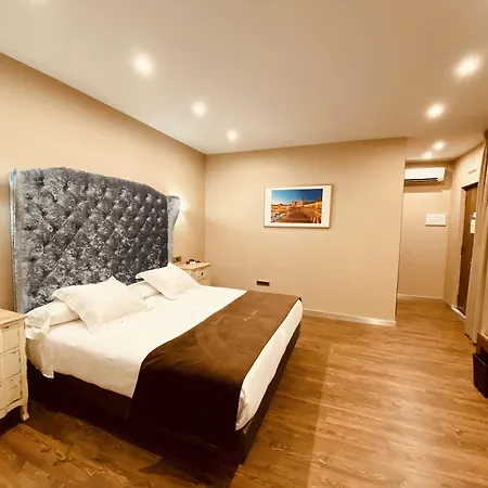 Palace Hotell