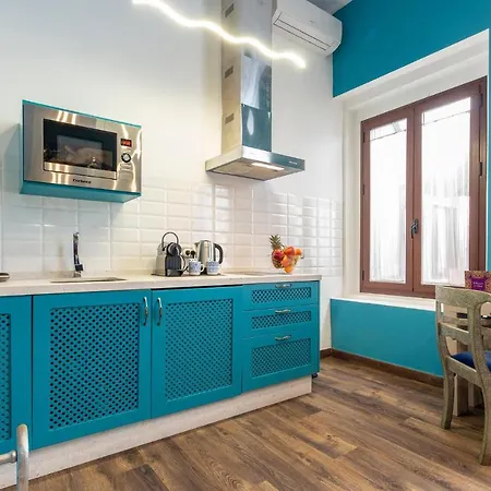 Amazing In With Kitchenette Apartment