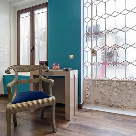 Amazing In With Kitchenette * Seville