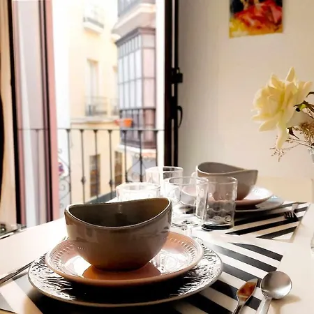 Lovely Center - Sunny Balcony Alfalfa Apartment