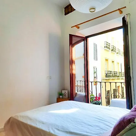 Lovely Center - Sunny Balcony Alfalfa * Seville