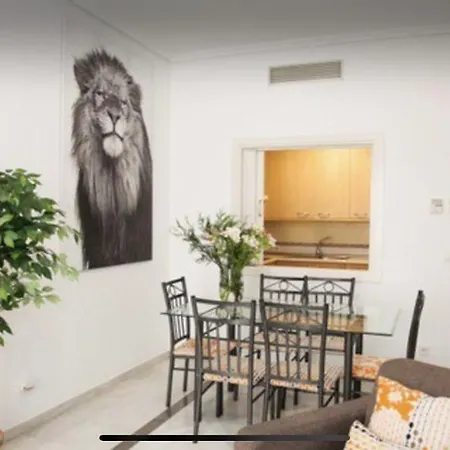 Very Apartament. Center. Private Parking *