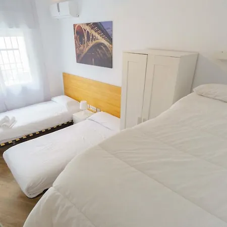 Rentalsevilla Espacioso Y Acogegor Apartamento De 3 * Севилья