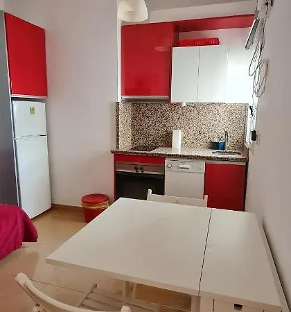 Triana Y Apartment *