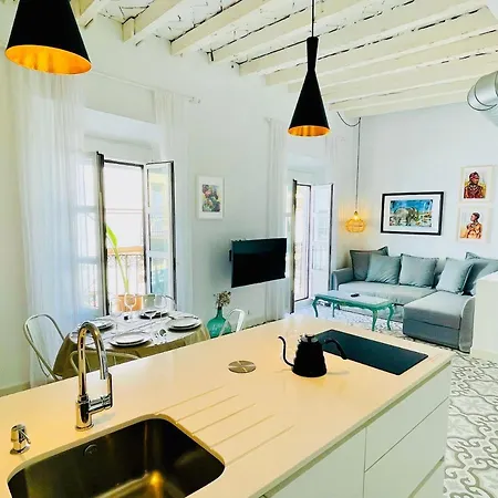 Modern In The Centre, La Alameda Apartamento