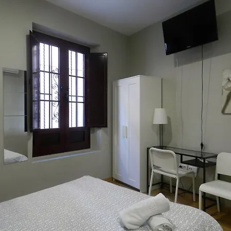 Grand Luxe Hostel Seville
