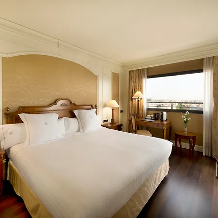 Center Hotel
