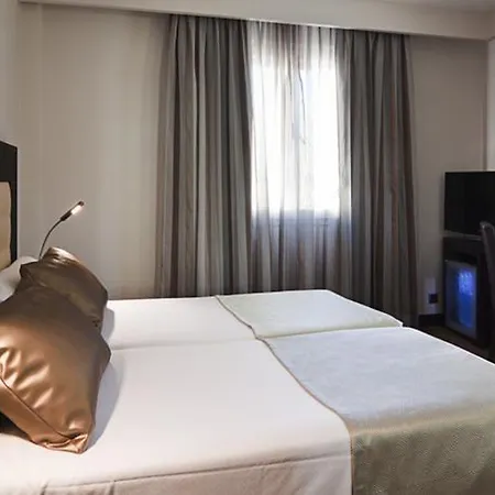 カタロニア サンタ フスタ ホテル 4*