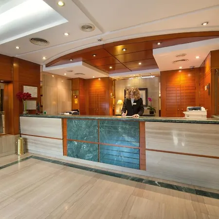 América 4* Sevilla