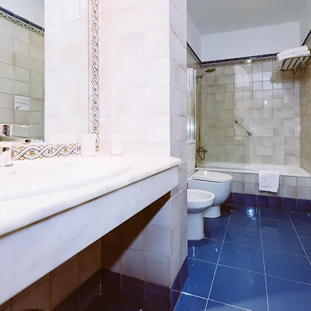 Hotel Basic Dona Manuela 2*