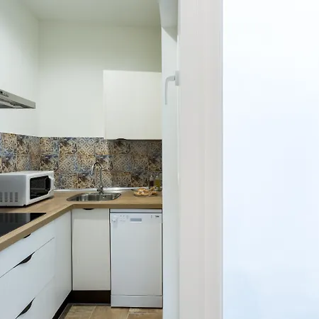 Lanza Apartment *
