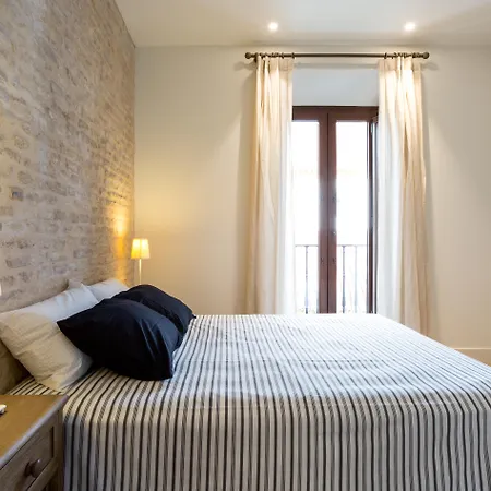 Lanza Apartment *