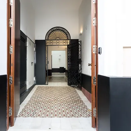 Lanza Seville