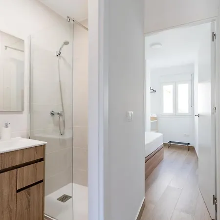 Holi-rent Pureza Apartment Seville