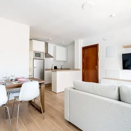 Holi-rent Pureza Apartment