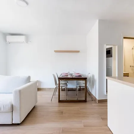 Holi-rent Pureza Apartment