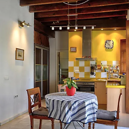 Balconies To The Orange Tree Square Apartment