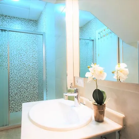 Hostly Rbh0 Modern Apartment *