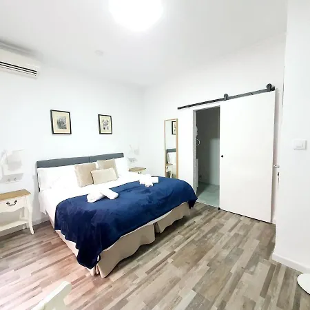 Zaida Hotel *