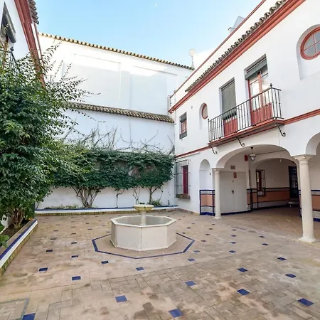 Quiet Typical Patio & Terrace Apartment
