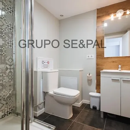 Cder Center Cathedral And Alcazar Apartment *
