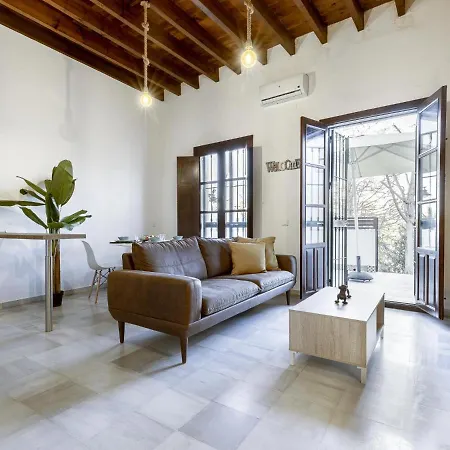 Dreams De Triana Una Terraza Al Guadalquivir Севилья