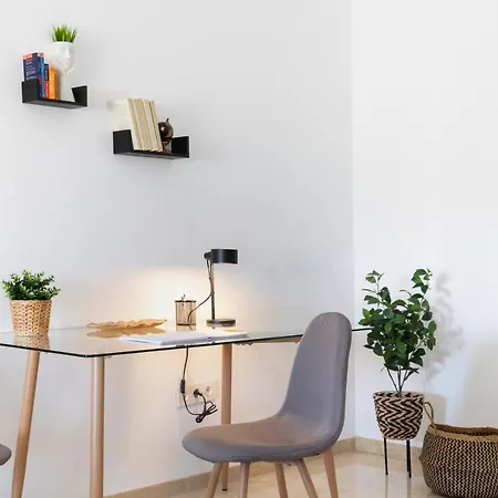 Leones Home, Parking Y Vistas Al Rio Apartment Seville