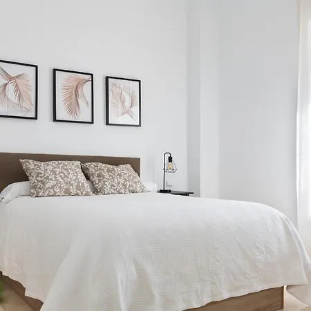Apartment Leones Home, Parking Y Vistas Al Rio Seville