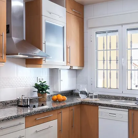 Leones Home, Parking Y Vistas Al Rio Apartment Seville