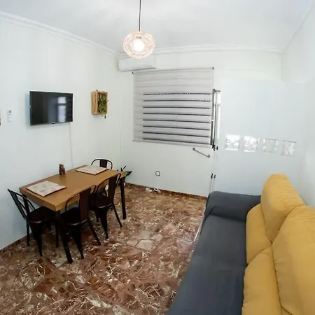 Triana, A Tres Minutos De Parada De Metro. Apartment