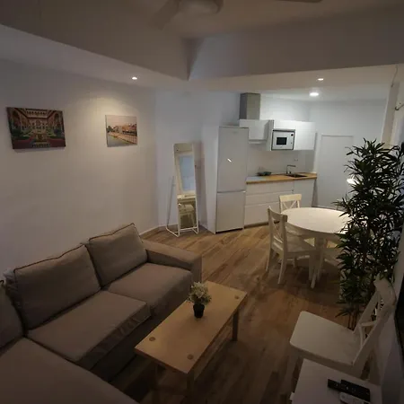 Апартаменты Rentalsevilla Espacioso Y Acogegor Apartamento De 3 Севилья