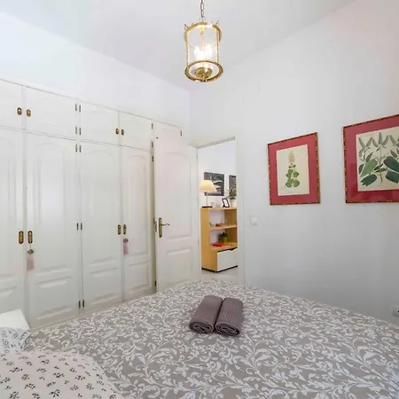 Апартаменты Jdcbd - Peaceful Double Bedroom In Centre *