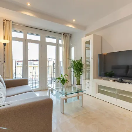 Charming 3 Bedroom At Triana Center By Oui Apartment *