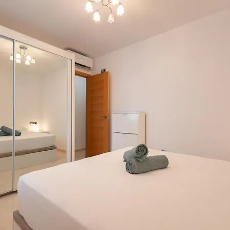 Apartment Charming 3 Bedroom At Triana Center By Oui