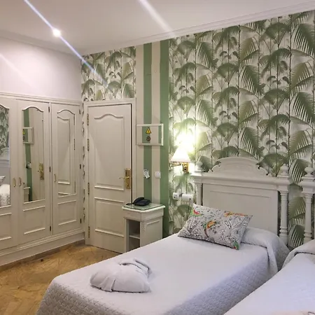 Adriano Boutique Hotel 3*