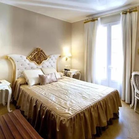 Hotel Adriano Boutique 3*