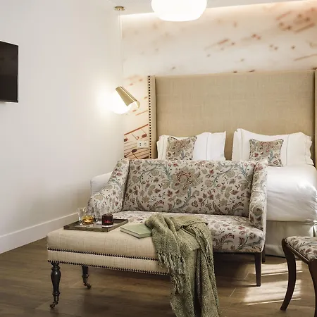 Hotel Amadeus 4*
