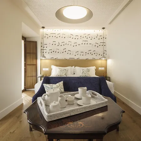 Amadeus Hotel