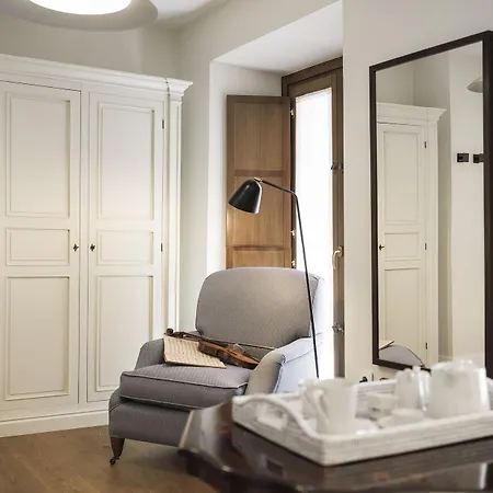 Amadeus 4* Sevilla