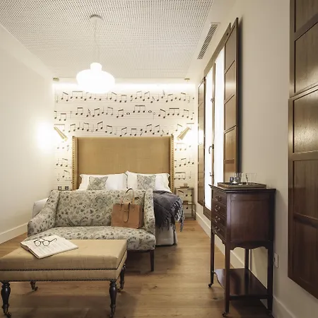 Amadeus Hotel
