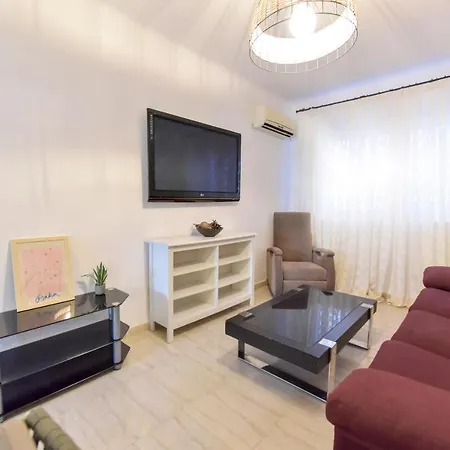 New! Spacious & River